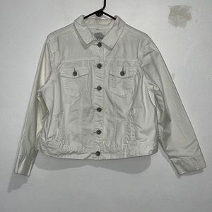 Size 18/20 Women’s Avenue Jeans White Jean Jacket